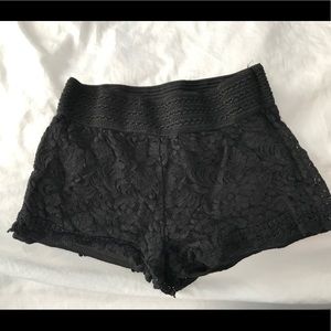Loose shorts (size M)